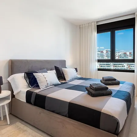 2 Bedroom With Pool Apartment *