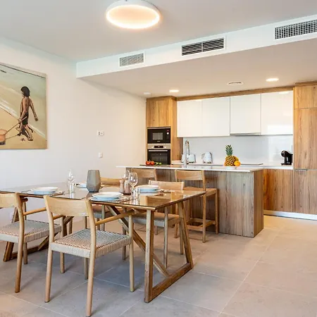 2 Bedroom With Pool Apartment *