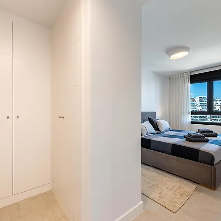 Apartment 2 Bedroom With Pool *