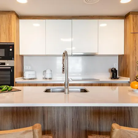 2 Bedroom With Pool Διαμέρισμα Εστεπόνα